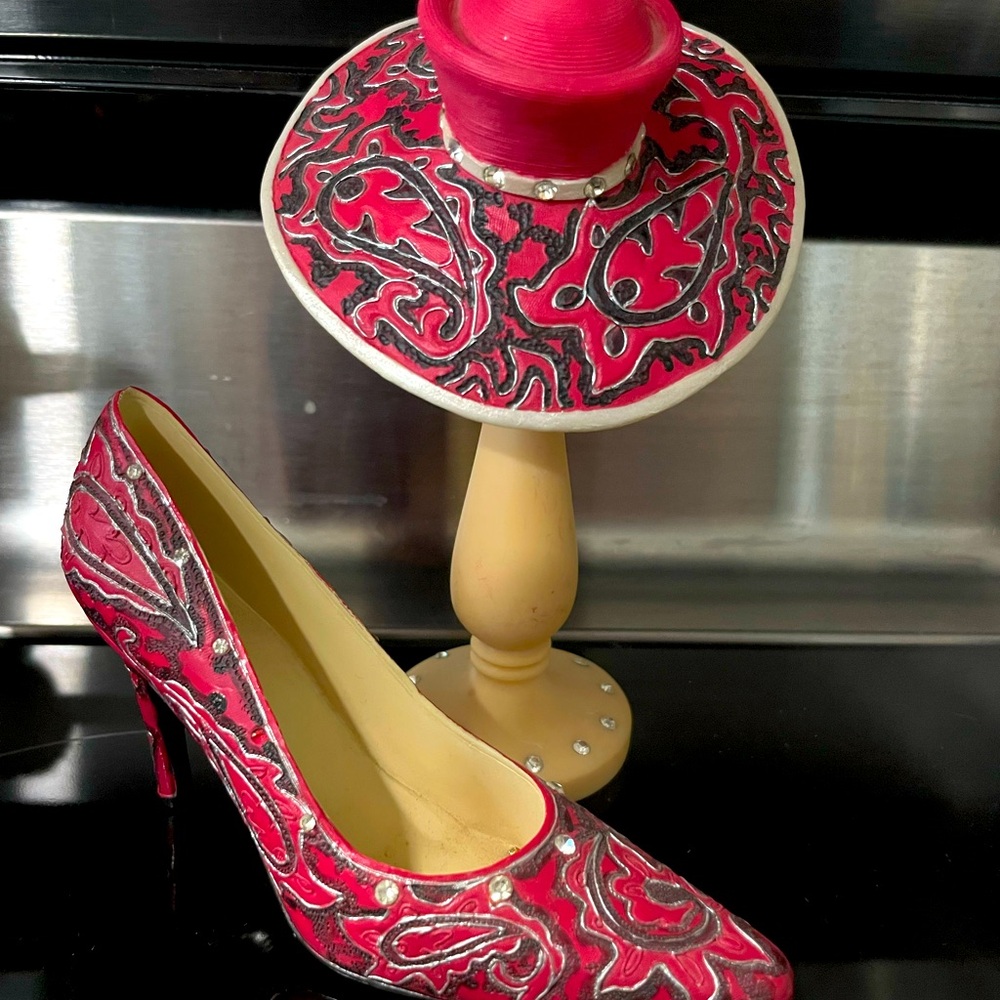 Classic Couture Pink Hat & Heeled Shoe Lady Vanessa Set 3 Figurine Paisley